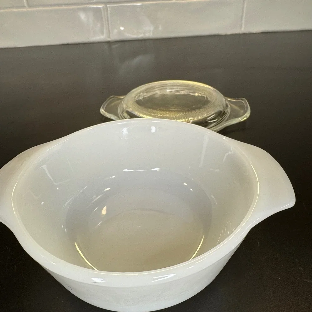Fire-King Casserole Dish Home 5.5in White Milk Glass 472 Round Lid